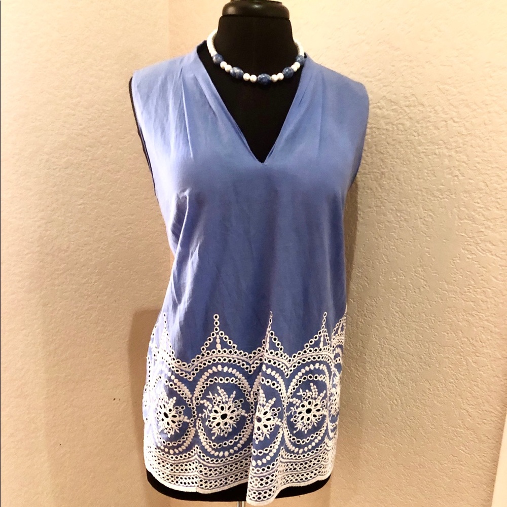 CHAUS NY BLUE SLEEVELESS EYELET BLOUSE